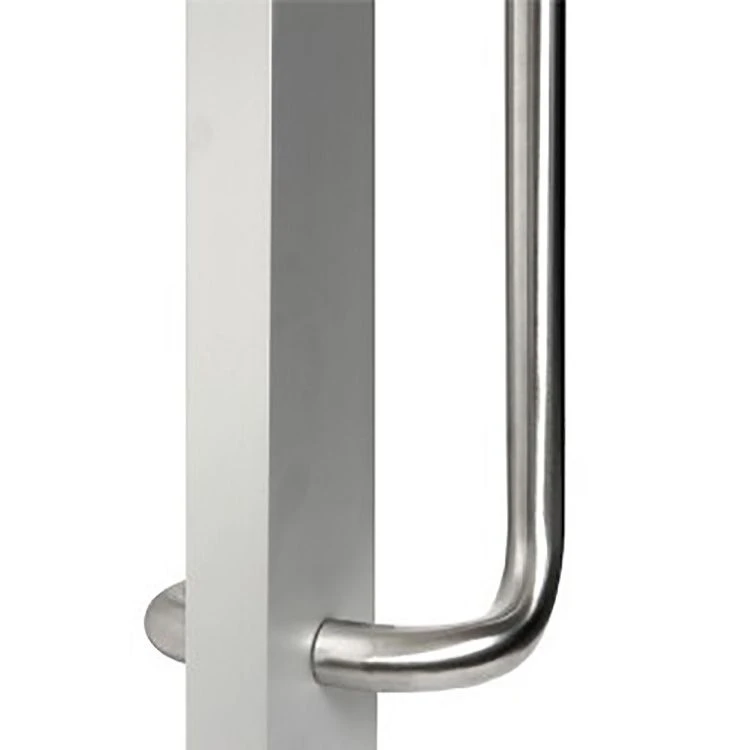 product feature Offset Pull Handle